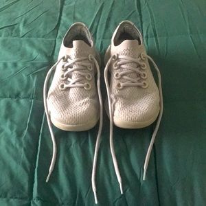 Allbirds Tree Dashers sneakers, bluster w/grey sole, size 8